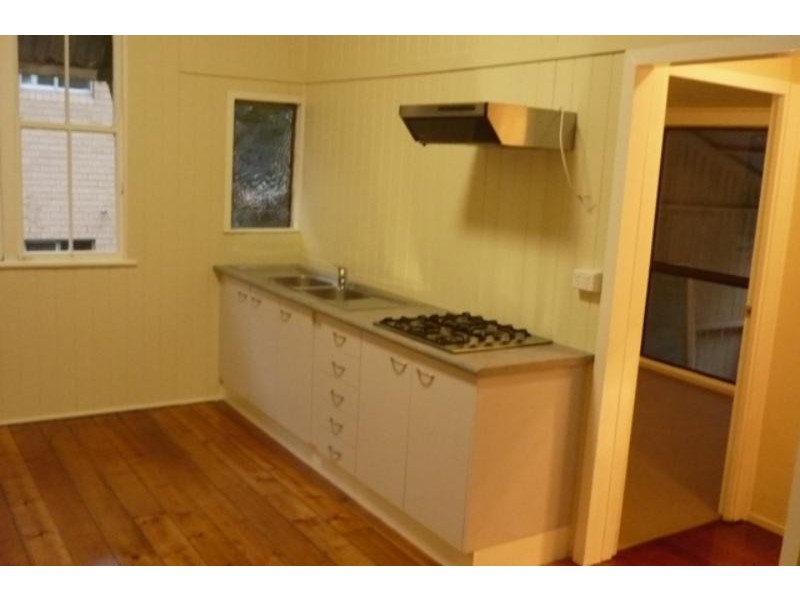 1033 Logan Rd, Holland Park QLD 4121