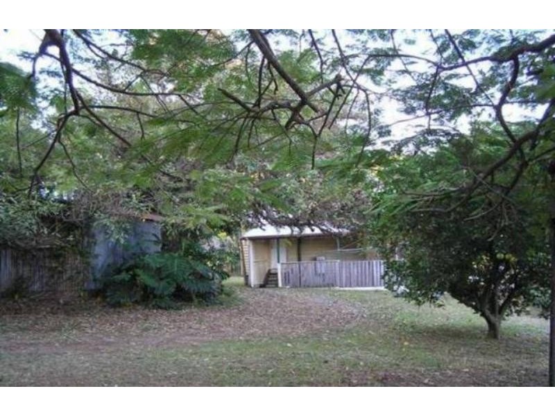 1033 Logan Rd, Holland Park QLD 4121