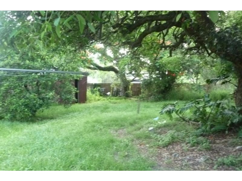 1033 Logan Rd, Holland Park QLD 4121