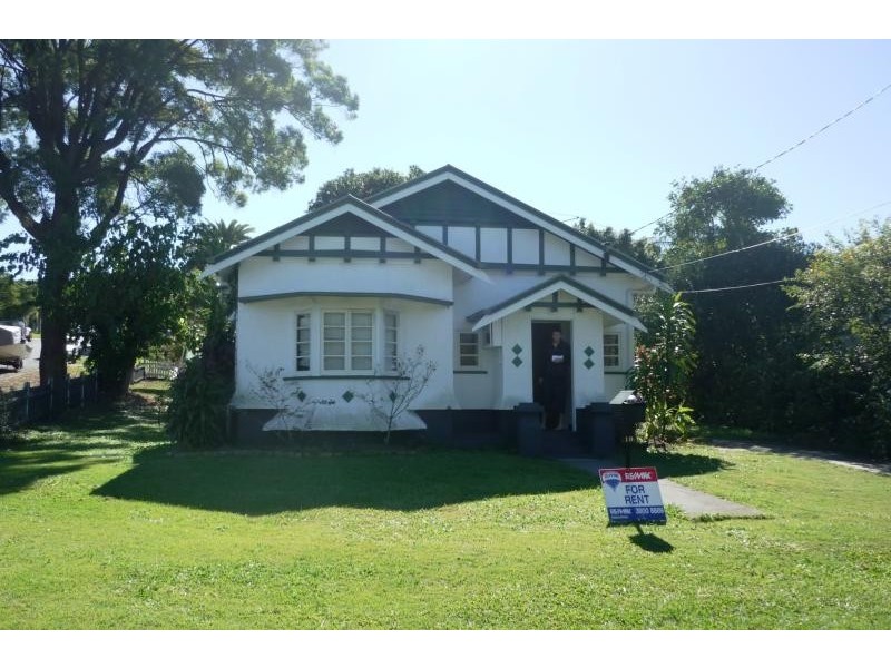 19 Captain St, Holland Park QLD 4121