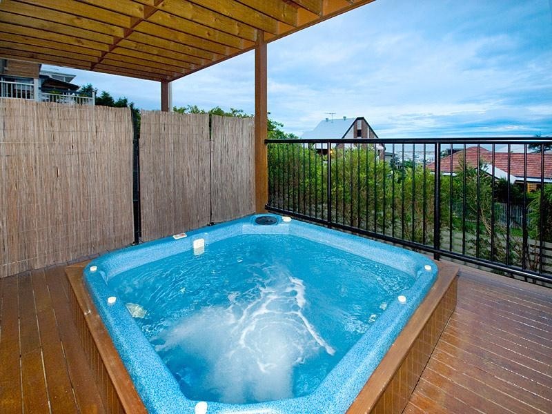 144 Ernest St, Manly QLD 4179