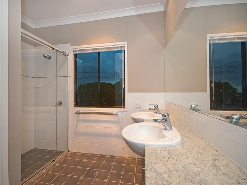 144 Ernest St, Manly QLD 4179