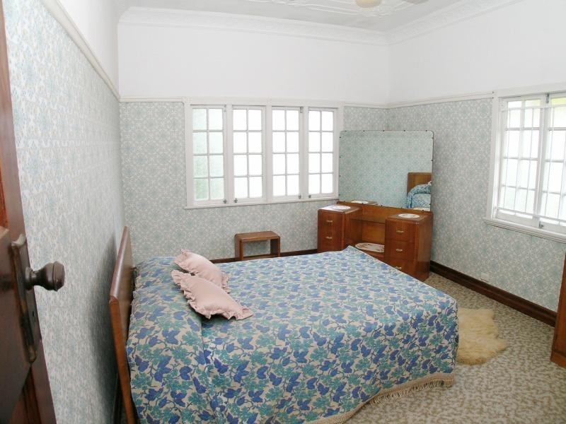 55 Holland Rd, Holland Park QLD 4121