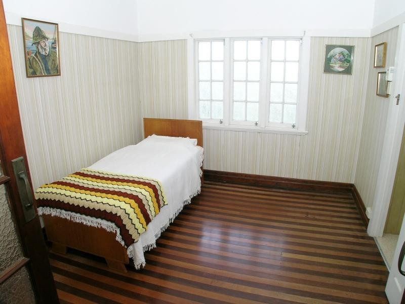 55 Holland Rd, Holland Park QLD 4121