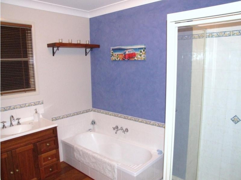 77 Stanley  Rd, Camp Hill QLD 4152