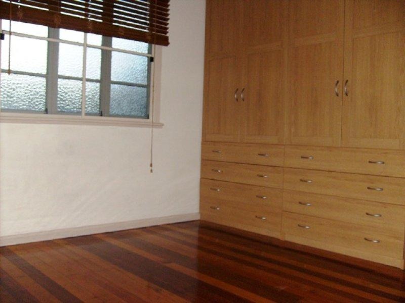 108 Nicholson St, Greenslopes QLD 4120