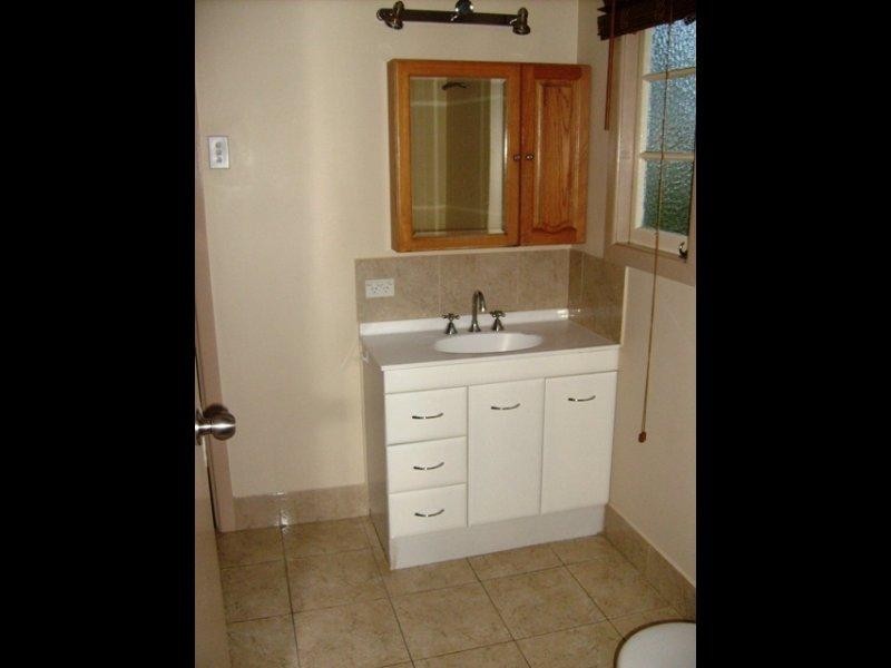 108 Nicholson St, Greenslopes QLD 4120