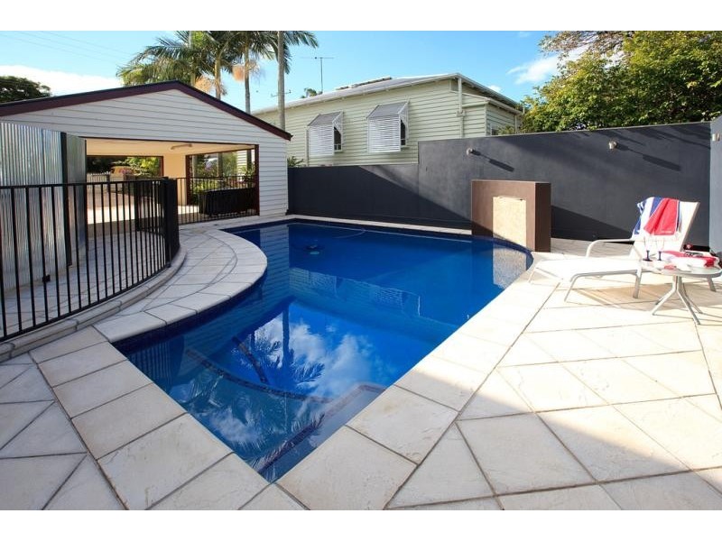 51 Woodhill Ave, Coorparoo QLD 4151