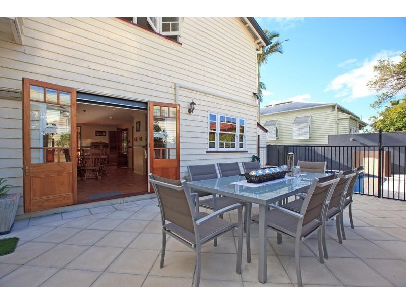 51 Woodhill Ave, Coorparoo QLD 4151