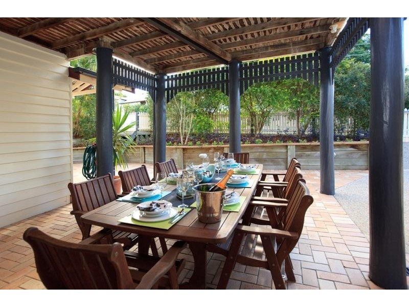 51 Woodhill Ave, Coorparoo QLD 4151