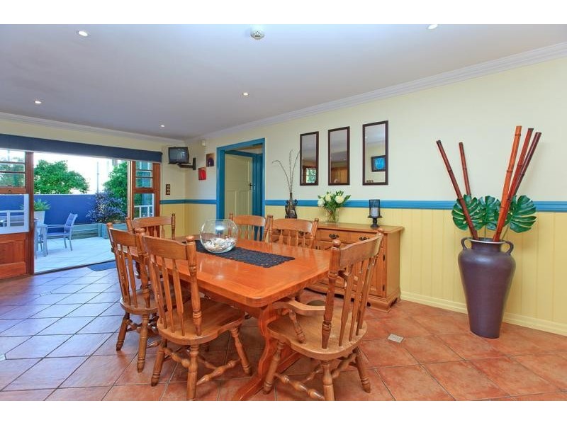 51 Woodhill Ave, Coorparoo QLD 4151