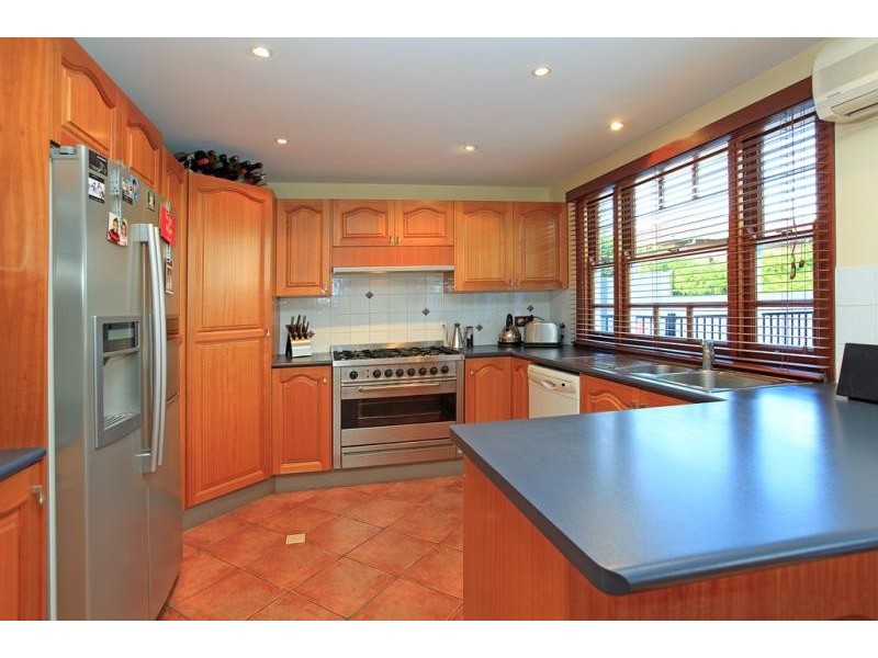 51 Woodhill Ave, Coorparoo QLD 4151