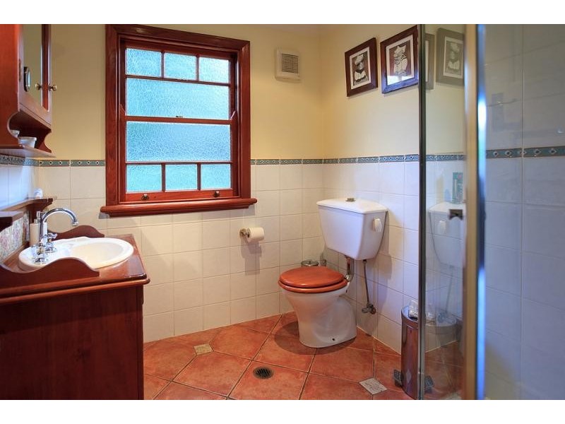 51 Woodhill Ave, Coorparoo QLD 4151