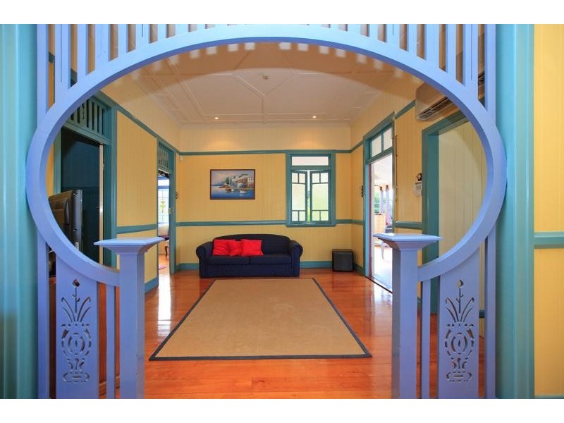 51 Woodhill Ave, Coorparoo QLD 4151