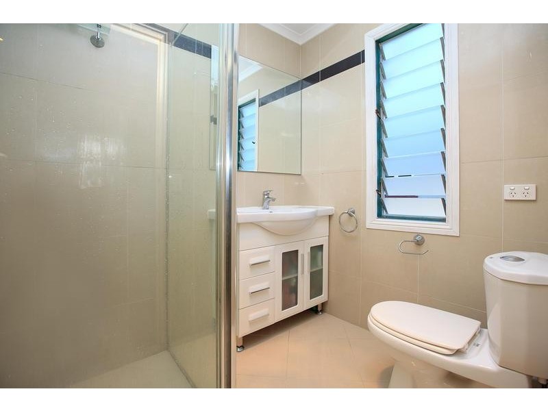 58 Balmoral St, Hawthorne QLD 4171