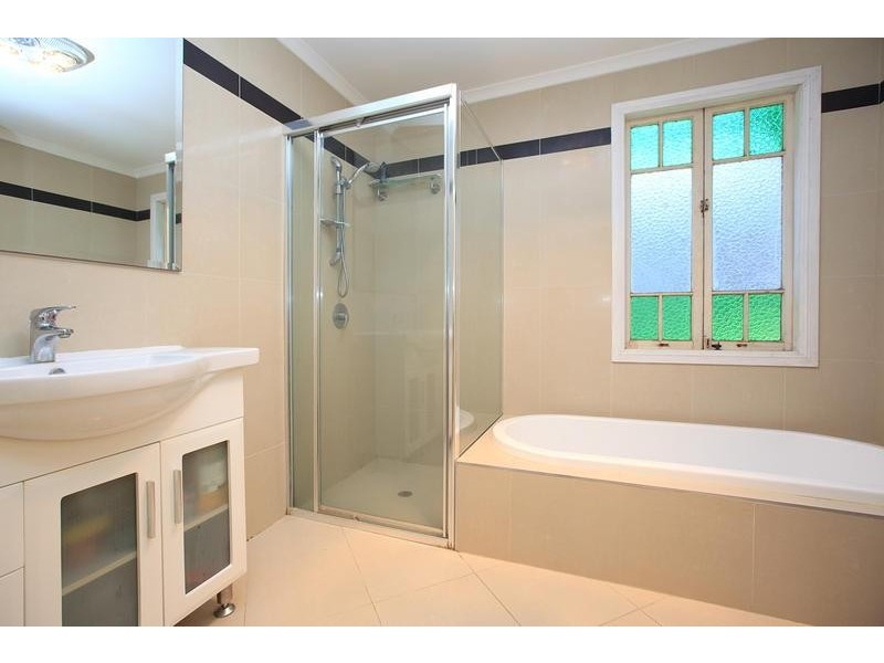 58 Balmoral St, Hawthorne QLD 4171