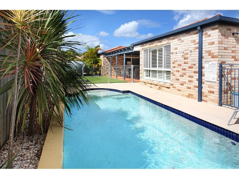 4 Razorback Cl, Carindale QLD 4152