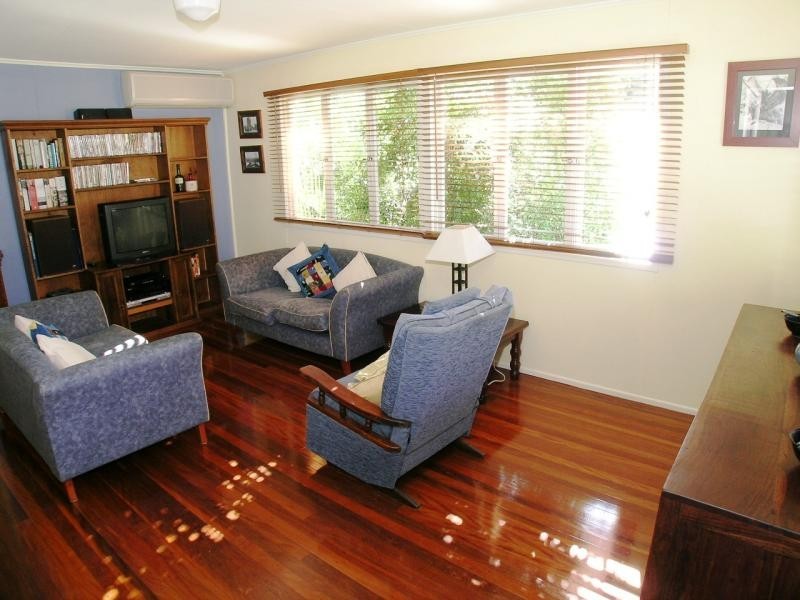 69 Mountain St, Mount Gravatt QLD 4122