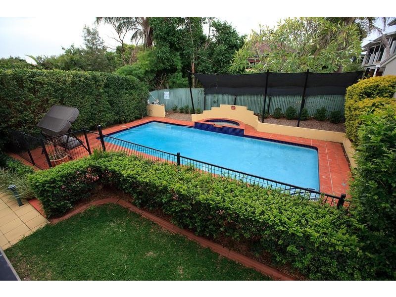 18 Brae St, Coorparoo QLD 4151