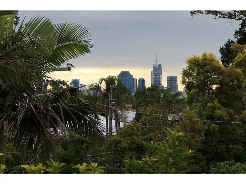 18 Brae St, Coorparoo QLD 4151