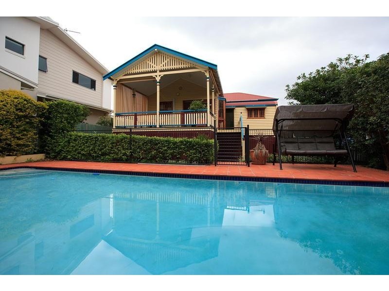 18 Brae St, Coorparoo QLD 4151