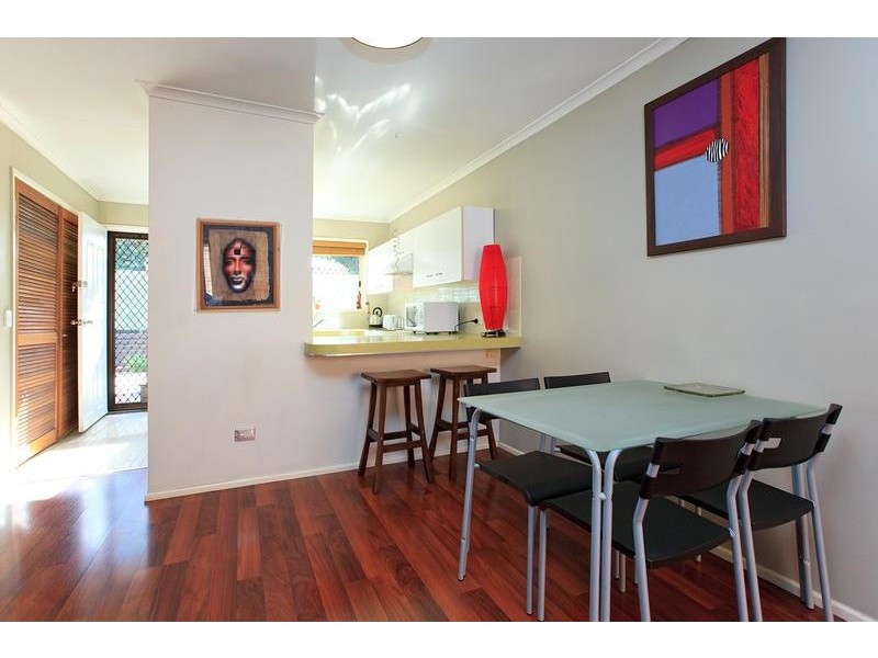 4/5 Woodford St, Holland Park QLD 4121