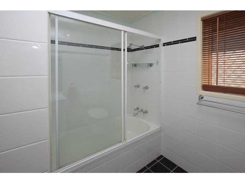 4/5 Woodford St, Holland Park QLD 4121