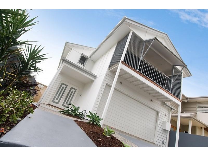 8 School  St, Hendra QLD 4011