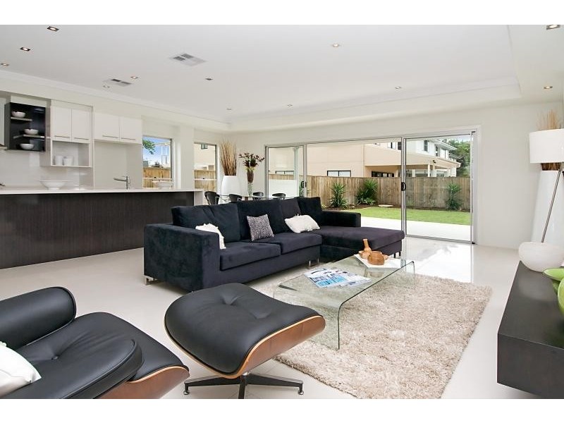 8 School  St, Hendra QLD 4011