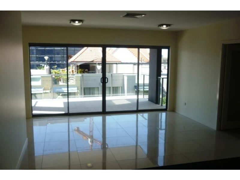 10/215 Wellington Rd, East Brisbane QLD 4169