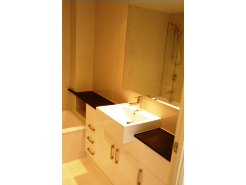 10/215 Wellington Rd, East Brisbane QLD 4169