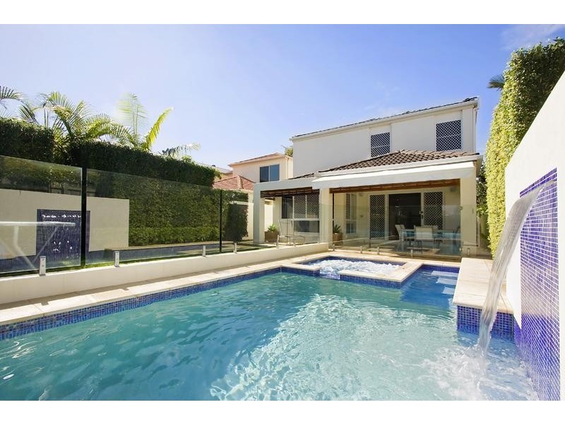 8 McIntyre  St, Hendra QLD 4011