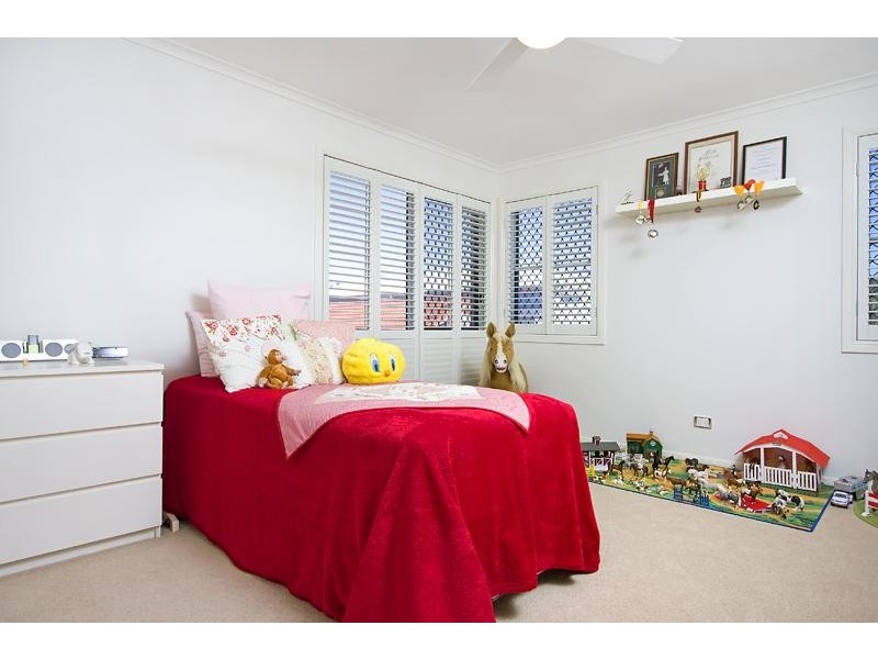 8 McIntyre  St, Hendra QLD 4011