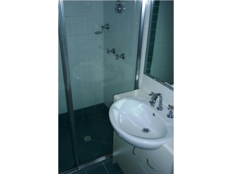 108 Nicholson St, Greenslopes QLD 4120