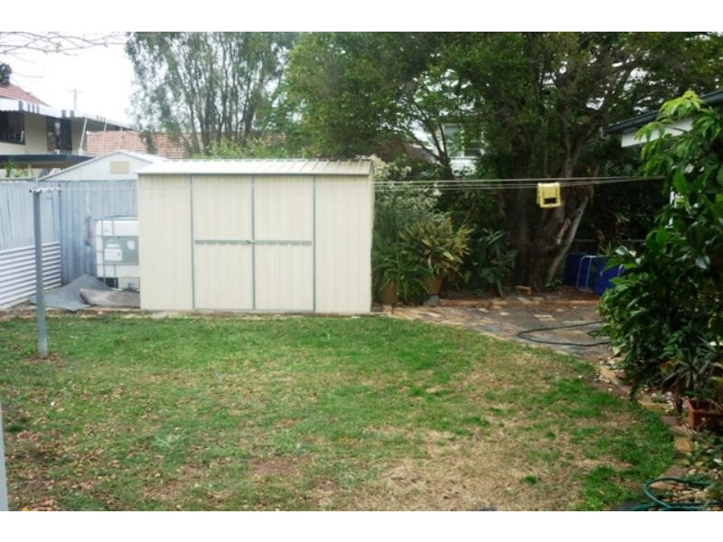 4/17 Cardross St, Yeerongpilly QLD 4105