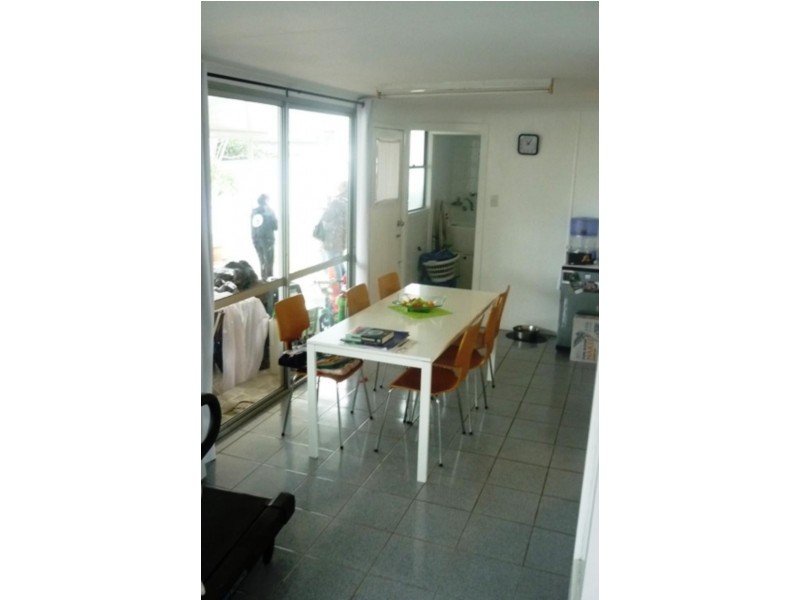 4/17 Cardross St, Yeerongpilly QLD 4105