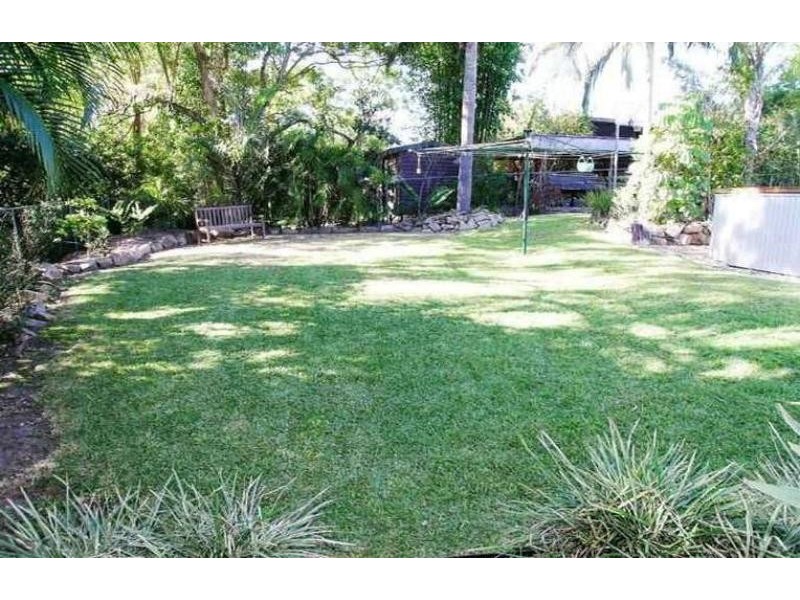 37 Carnelian  St, Holland Park QLD 4121