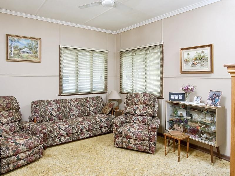 33 Hobart Ave, Camp Hill QLD 4152