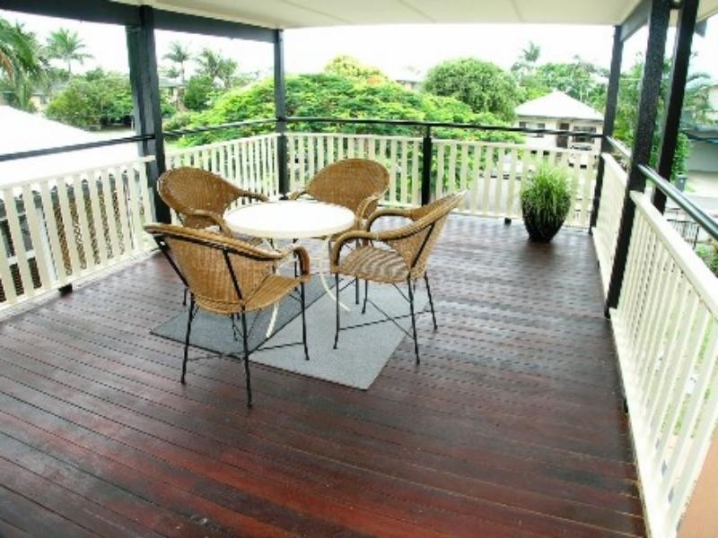95 Grattan Tce, Manly QLD 4179