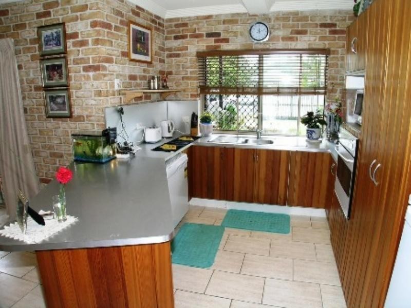 95 Grattan Tce, Manly QLD 4179