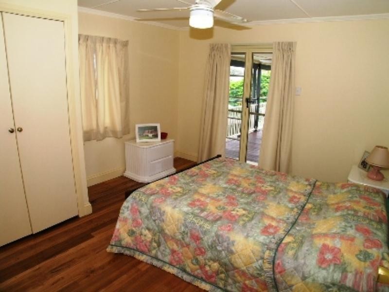 95 Grattan Tce, Manly QLD 4179