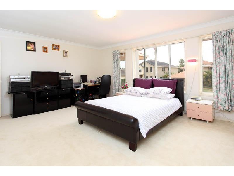 63 Delaney Cct, Carindale QLD 4152