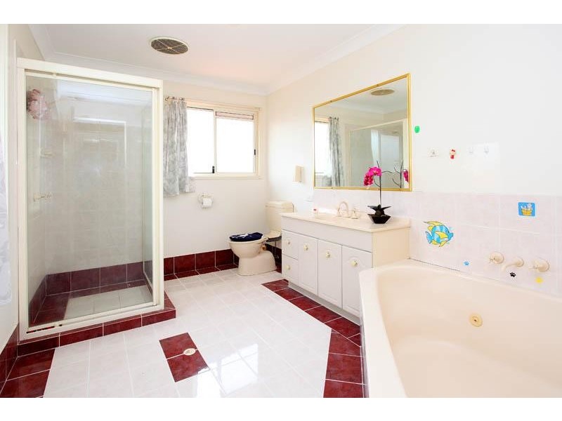 63 Delaney Cct, Carindale QLD 4152