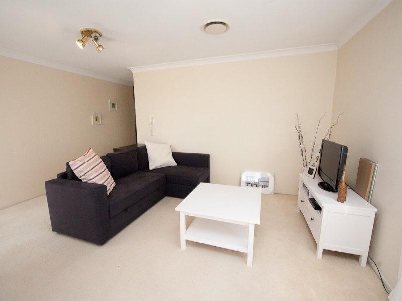 4/8 Weston  St, Coorparoo QLD 4151