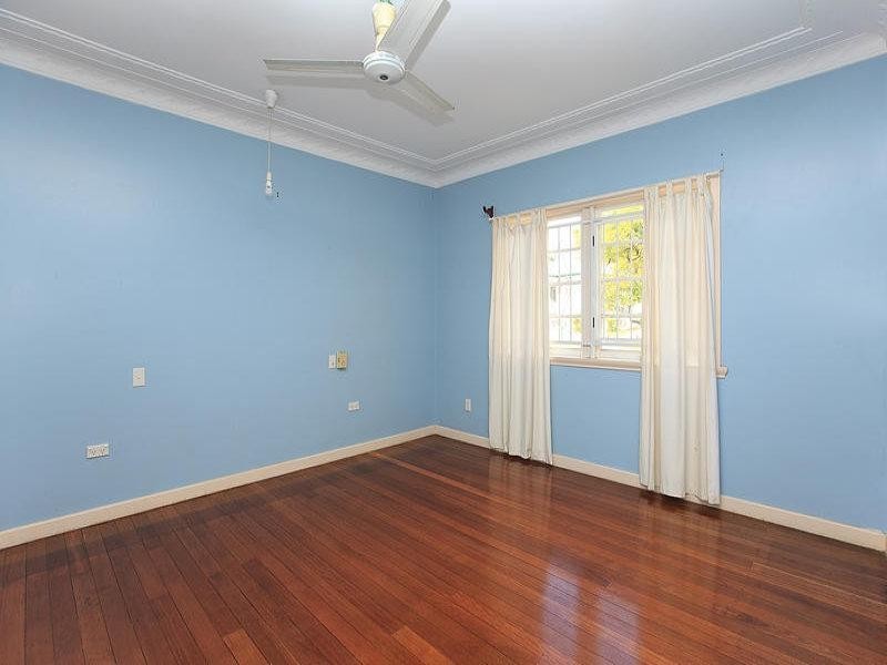 93 Sterculia Ave, Holland Park QLD 4121