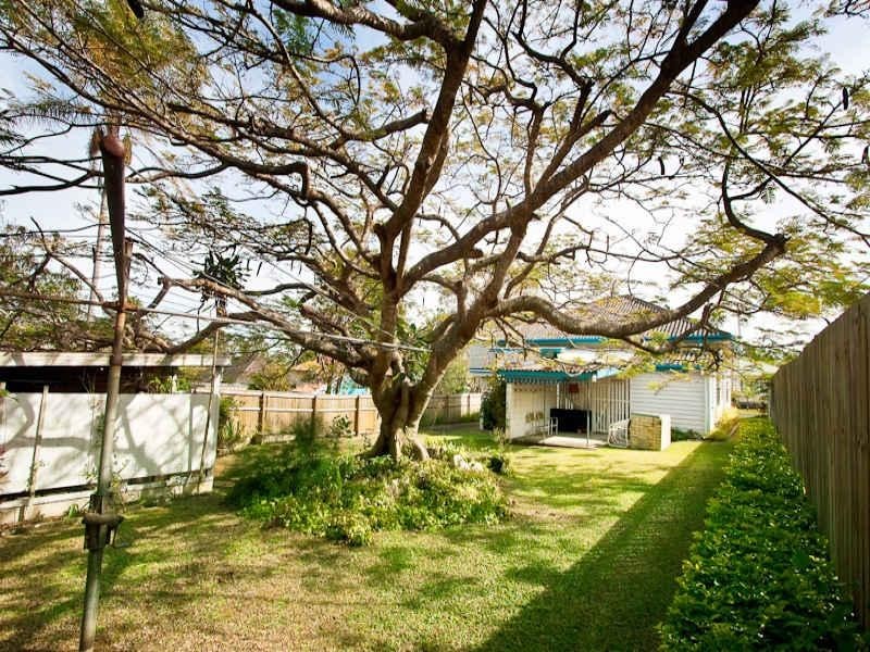 95 Oates Ave, Holland Park QLD 4121