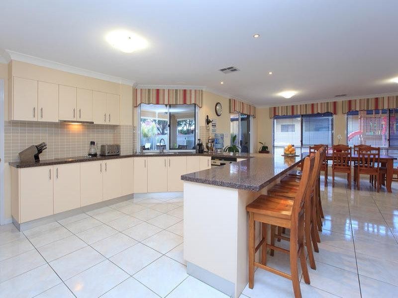 59 Delaney Cct, Carindale QLD 4152