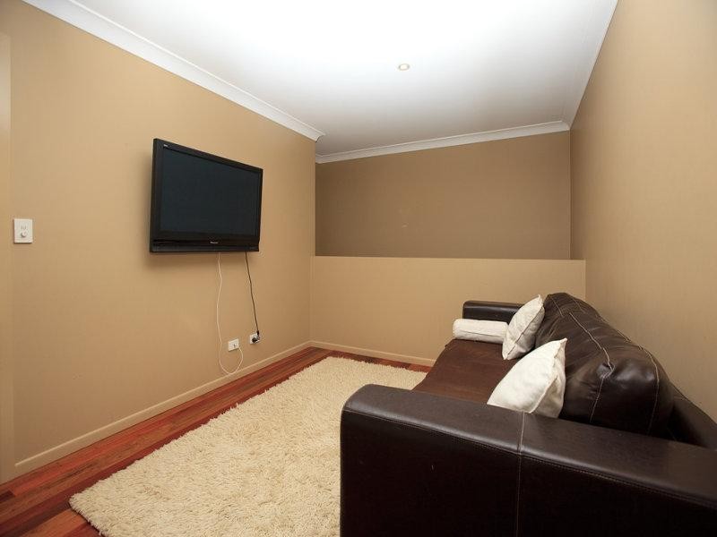 8 Olive Pl, Carindale QLD 4152