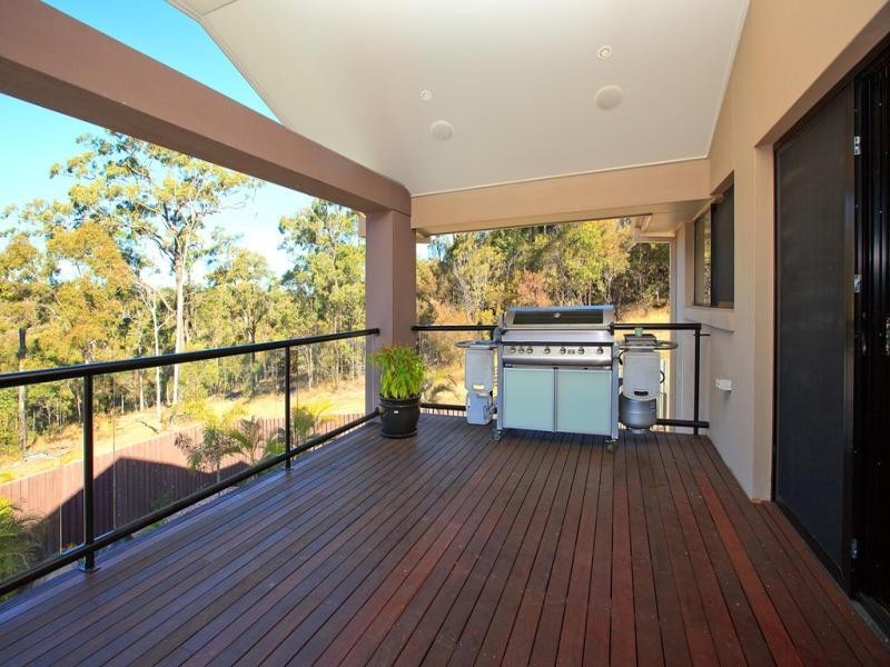 8 Olive Pl, Carindale QLD 4152