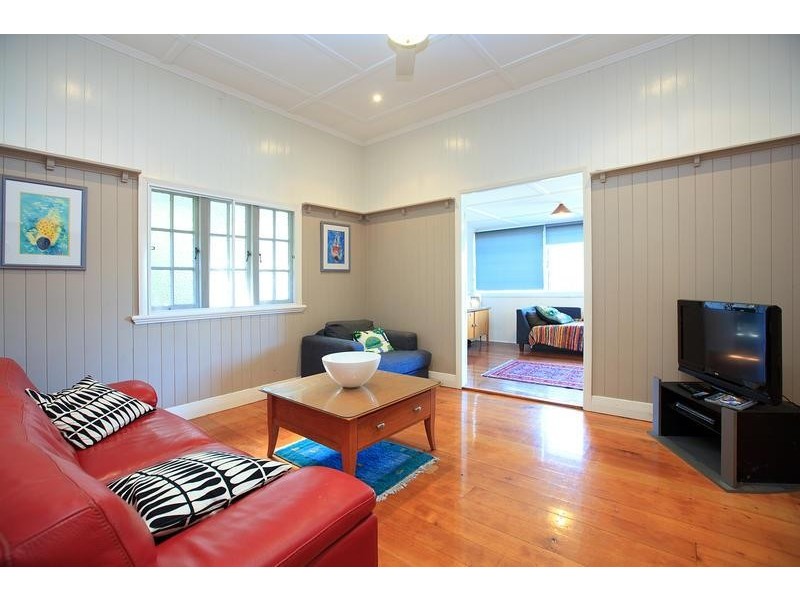 55 Brinawa St, Camp Hill QLD 4152